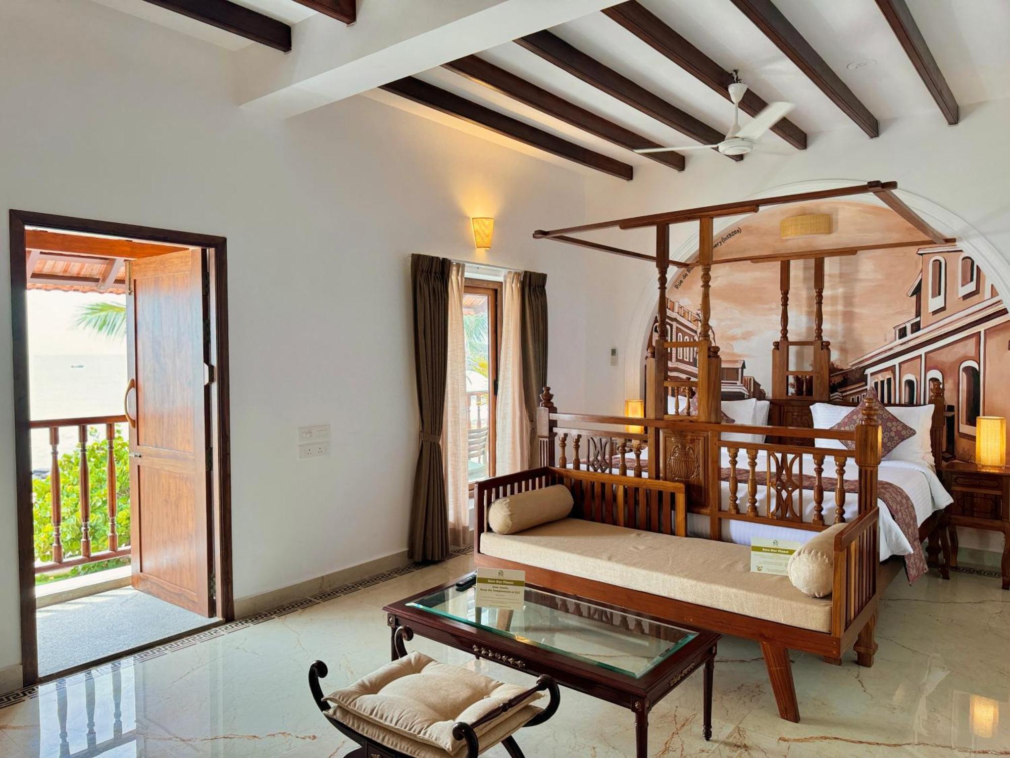 La Plage Seaview Suites Puduččéri Exteriér fotografie