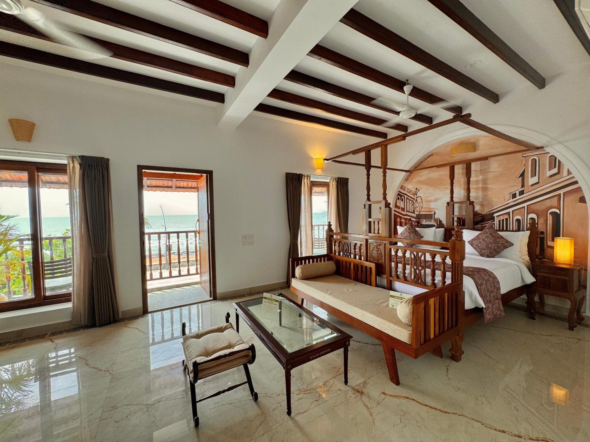La Plage Seaview Suites Puduččéri Exteriér fotografie