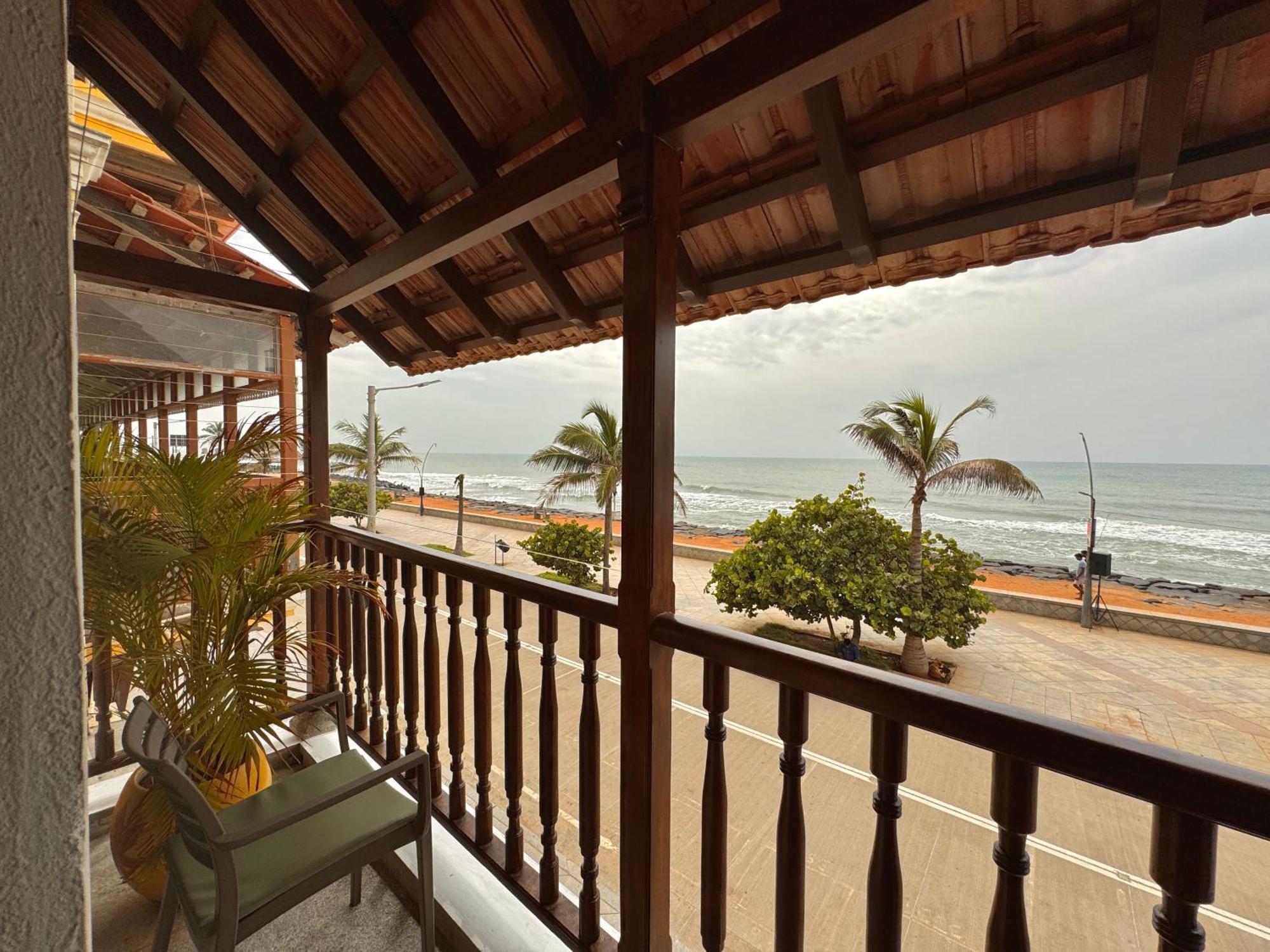 La Plage Seaview Suites Puduččéri Exteriér fotografie